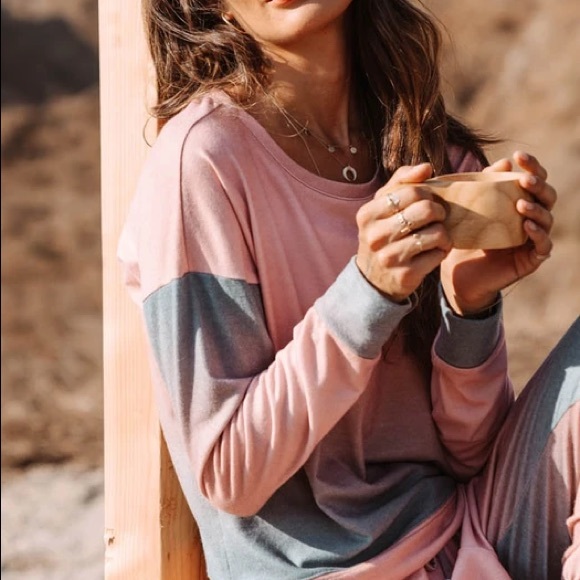 ONZIE High/Low Lounge Sweatshirt Beach Balm Women’s M/L NEW - Picture 1 of 9